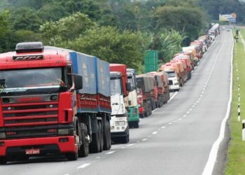 Município recebe cinco novos notebooks