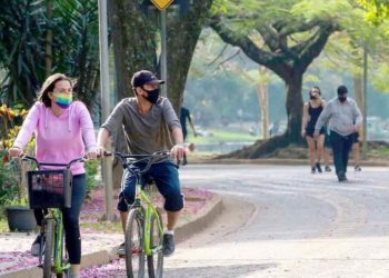 Município recebe cinco novos notebooks