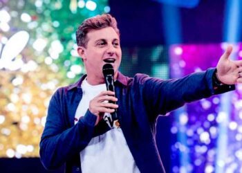 Globo anuncia Luciano Huck aos domingos  já em setembro e fim do programa Se Joga