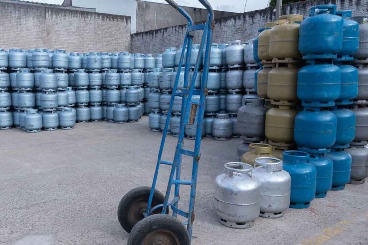 Constantes elevações nos preços do gás de cozinha  desequilibram finanças das revendedoras