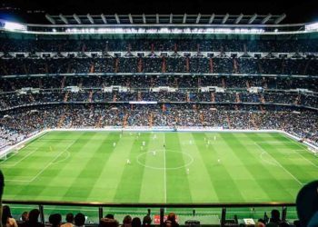 55% dos jogadores de futebol ganham 1 salário mínimo