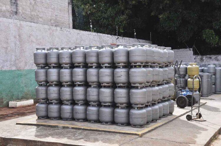 Presidente do Sinegás diz que reajuste de preços será repassado para o consumidor final