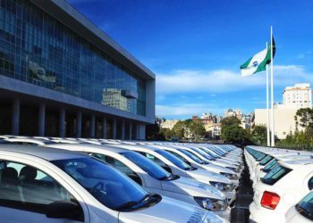 Governador entrega 1.211 automóveis aos 399 municípios para reforçar Saúde da Família