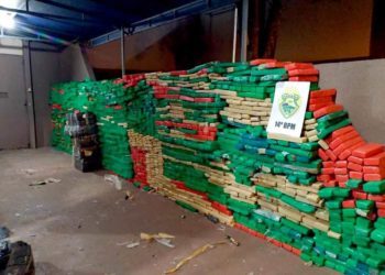 PM localiza 2,4 toneladas de maconha