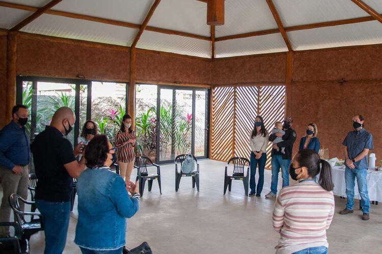 Sancionada a lei que permite a presença de doulas em hospitais de Paranavaí