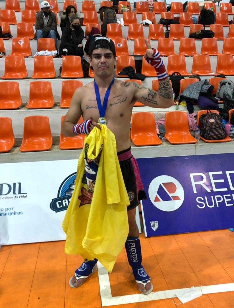 Lutador de Paranavaí, Thiago Fael conquista Paranaense de Kickboxing