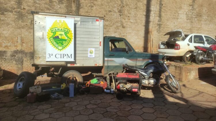 Polícia Militar recupera veículo e objetos furtados