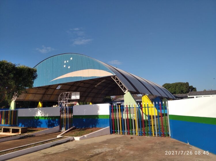 Prefeitura de Marilena realiza  pintura das escolas municipais