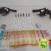 PM desmantela ponto de tráfico de drogas e prende dois homens com armas de fogo em Paranavaí
