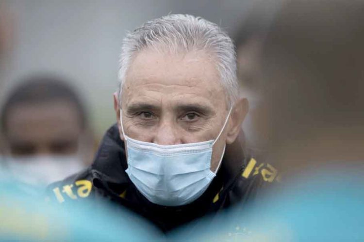 Tite diz que encerrou testes, mas esconde time para mata-mata