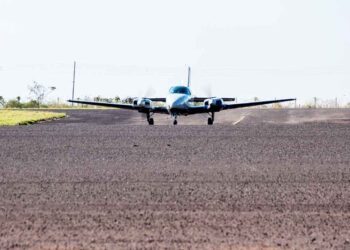 Pacote de investimentos em transporte aéreo incluirá Paranavaí, garante Ratinho Junior