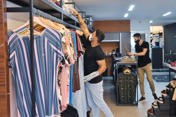 Acordo coletivo garante reajuste salarial de 9% para trabalhadores do comércio