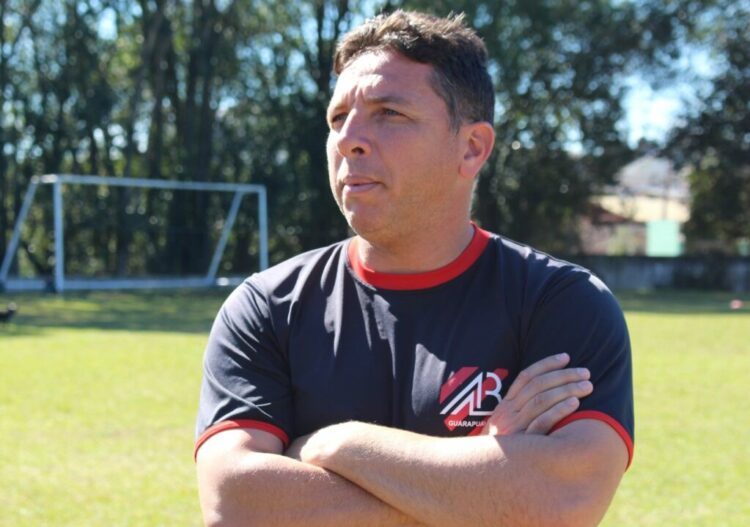 Técnico Dudu Sales se diz horando com a oportunidade em comandar o ACP