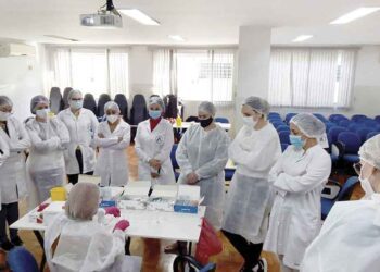 Equipes de enfermagem da região recebem  treinamento para realização de testes rápidos