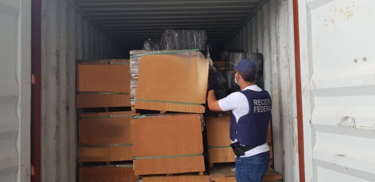 Receita Federal apreende 350 quilos de cocaína no Porto de Paranaguá