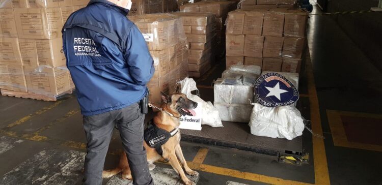 Receita Federal realiza a apreensão  de 289 kg de cocaína no porto