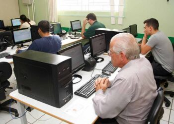 Estão abertas as inscrições para exames de  conclusão de disciplinas e semestres da EJA