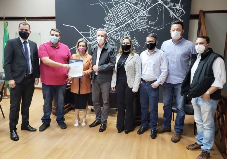 Pedro Baraldi recebe o deputado federal Felipe Francischini