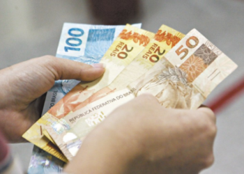 Mulher de 62 anos é vítima do golpe do bilhete premiado e perde R$ 3.000