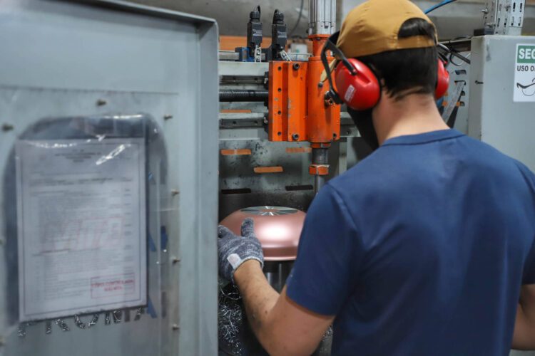 Quarta-feira começa com mais de 100 vagas de emprego em Paranavaí