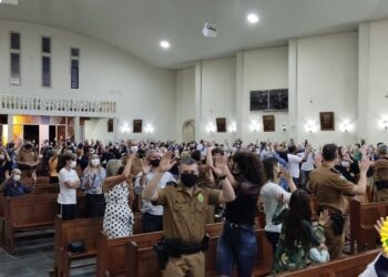 Policiais participam de missa de ação de graças pelos 167 anos da PMPR em Paranavaí