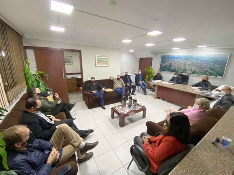 Parlamentares analisam projetos em reunião com o Cispar e o Executivo