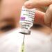 Europa avalia terceira dose de vacina contra Covid a partir dos 16 anos