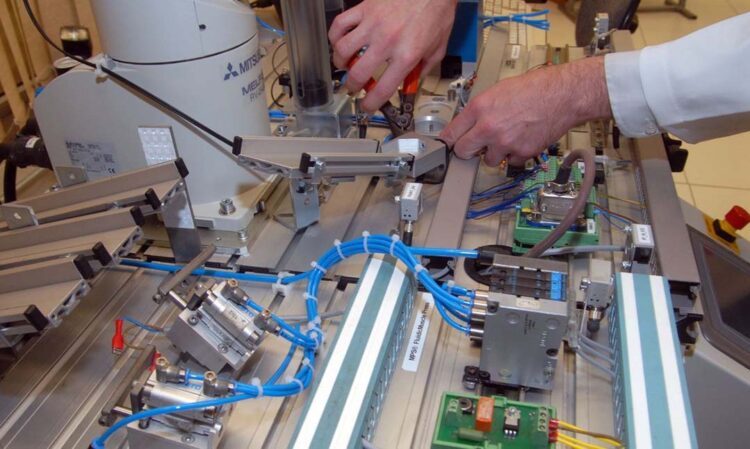 Semana Nacional da Educação  Profissional e Tecnológica vai até amanhã