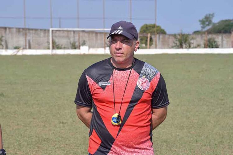 Técnico Dudu Sales faz avaliação  positiva dos primeiros dias de preparação