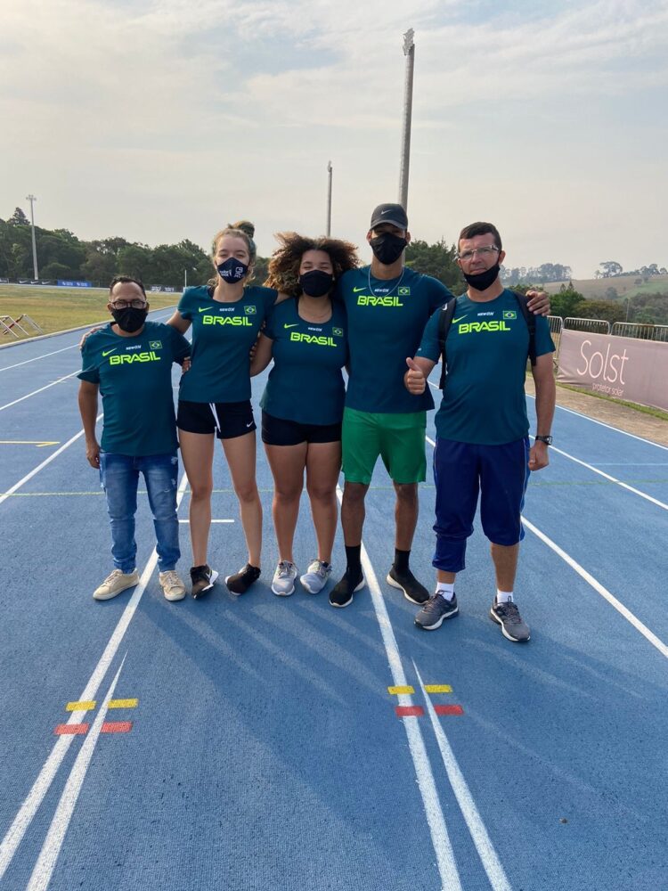 Representantes de Paranavaí embarcam para Sul-Americano Sub-18 no Paraguai