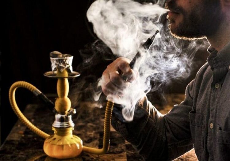Uso de narguilé em locais público é proibido e pode acarretar em multas