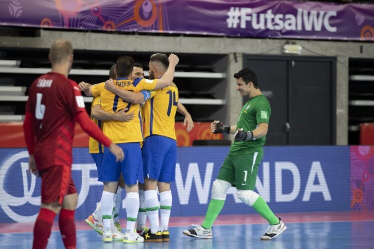 Brasil goleia a República Tcheca pela segunda  rodada da Copa do Mundo FIFA de Futsal