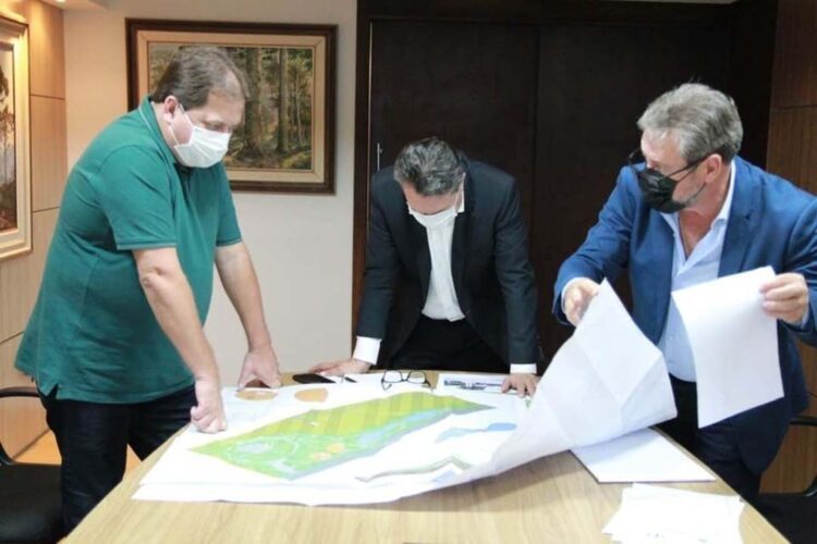 Prefeito Valente apresenta projeto de  revitalização da área baixa da cidade