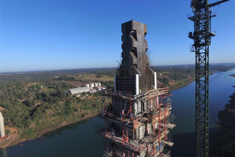 Obras da Ponte da Integração  Brasil-Paraguai estão 70% concluídas
