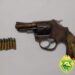 Denunciado por tráfico de drogas, homem é preso por posse ilegal de arma em Floraí