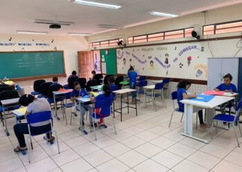 Prefeitura de Terra Rica distribuirá kits de uniforme e material escolar