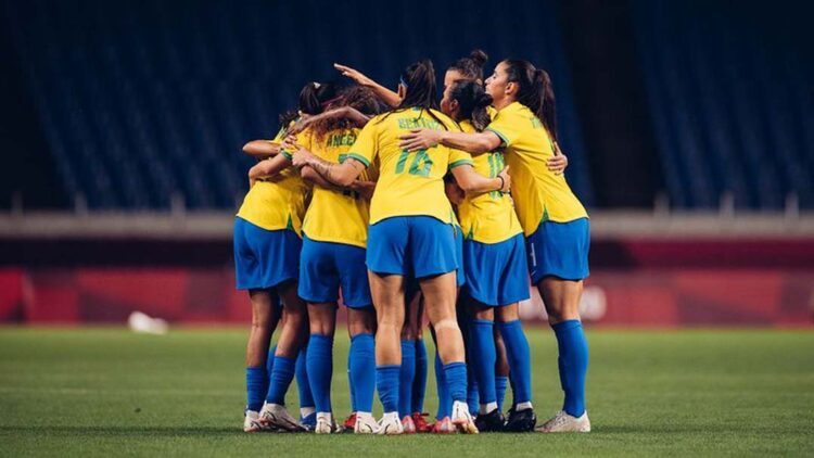 Torcida brasileira faz provocação  contra Austrália no futebol feminino