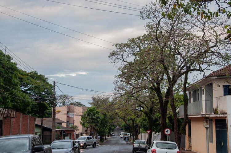 Chuva dá trégua nesta sexta-feira, mas volta a Paranavaí sábado e domingo, prevê Simepar