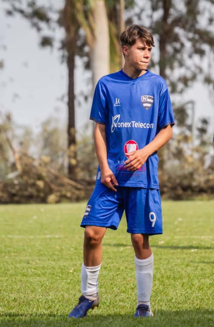 Thiago Michel marca três gols e se torna artilheiro da competição