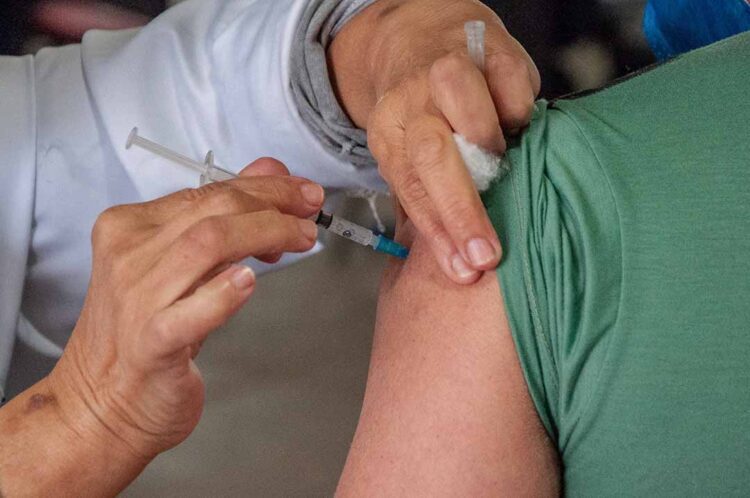 Casos de recusa à vacina contra Covid-19  podem ser levados ao Ministério Público