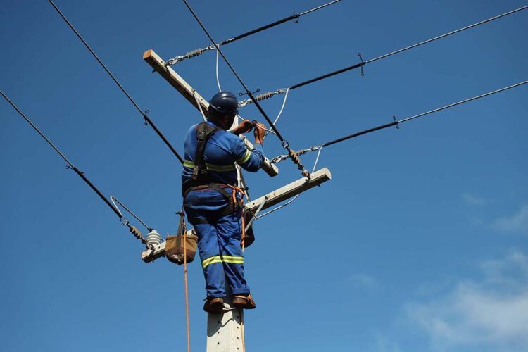 Consumo de energia cresce 8% no terceiro  trimestre e confirma retomada econômica