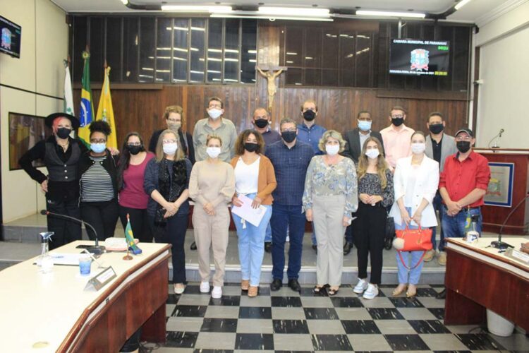 Dia do Idoso é debatido no Legislativo paranavaiense