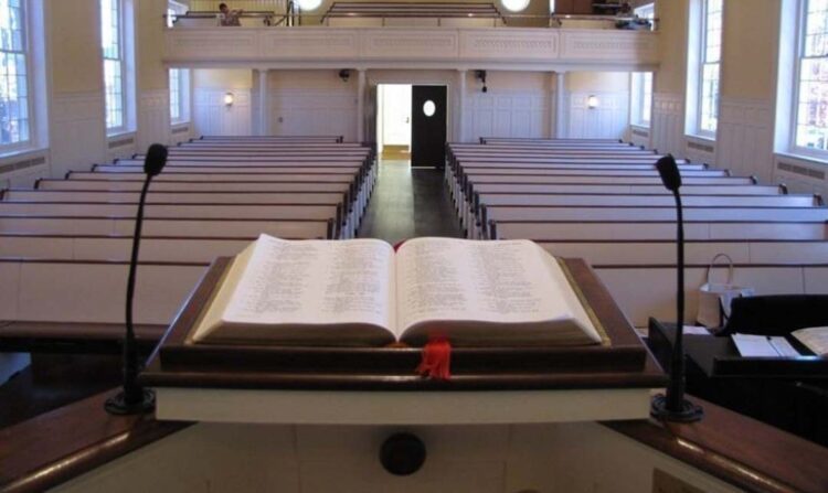 Igrejas e templos religiosos podem ter ocupação de até 70% durante celebrações