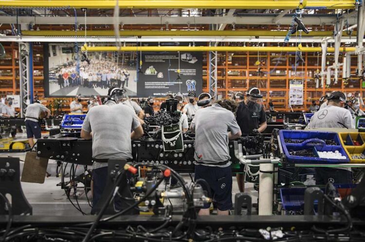 Produção Industrial recua em nove dos 15 locais pesquisados