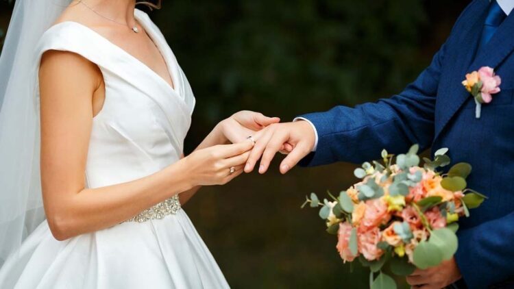 Cartórios registram aumento de 16% nos  casamentos nos 10 primeiros meses de 2021