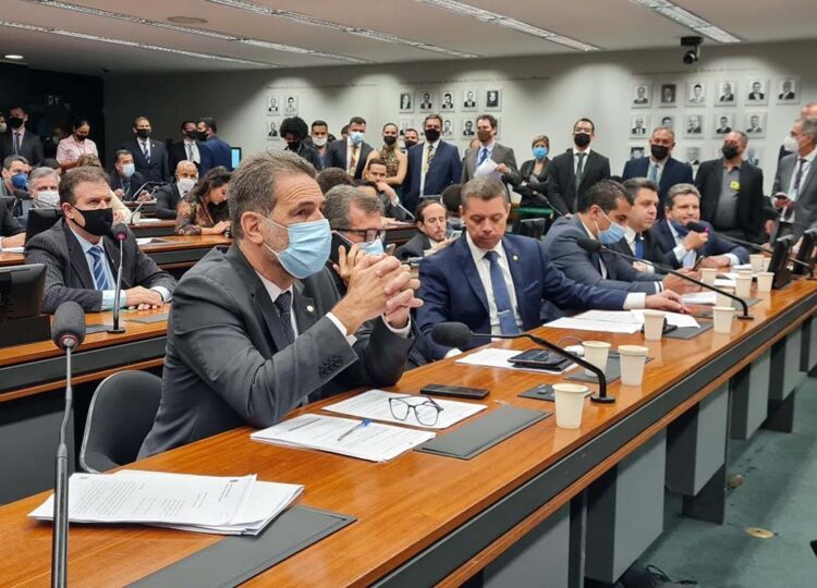 Comissão aprova 14° salário para aposentados