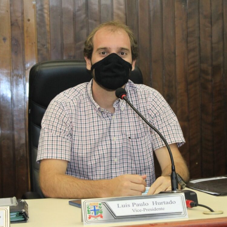 Legisladores pedem reparos em praça da Coloninha