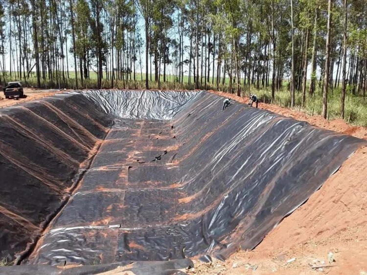 Prefeitura conclui instalação de geomembrana no aterro sanitário