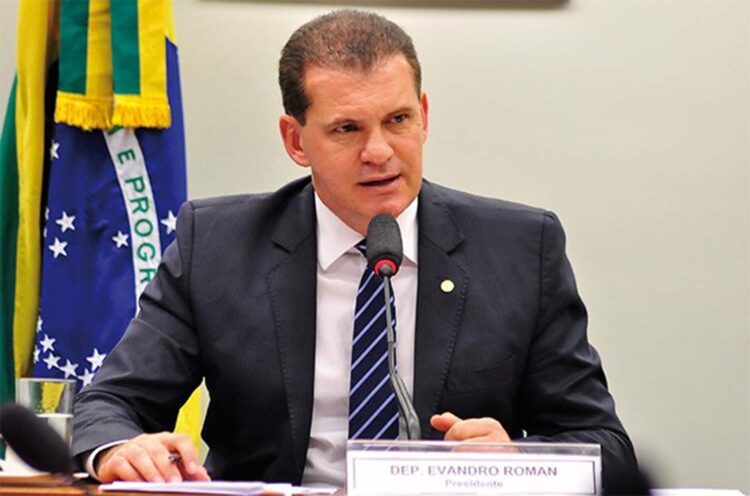 TSE cassa mandato de deputado Evandro  Roman por infidelidade partidária