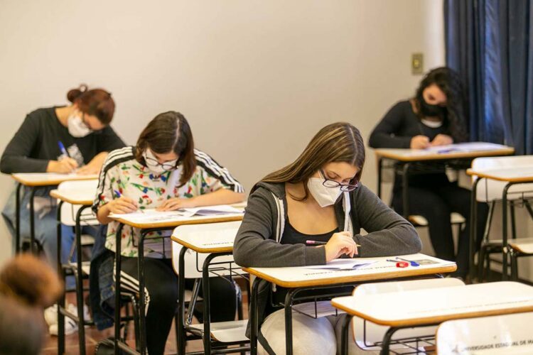 Segunda-feira é o último dia para a inscrição ao PAS e Vestibular